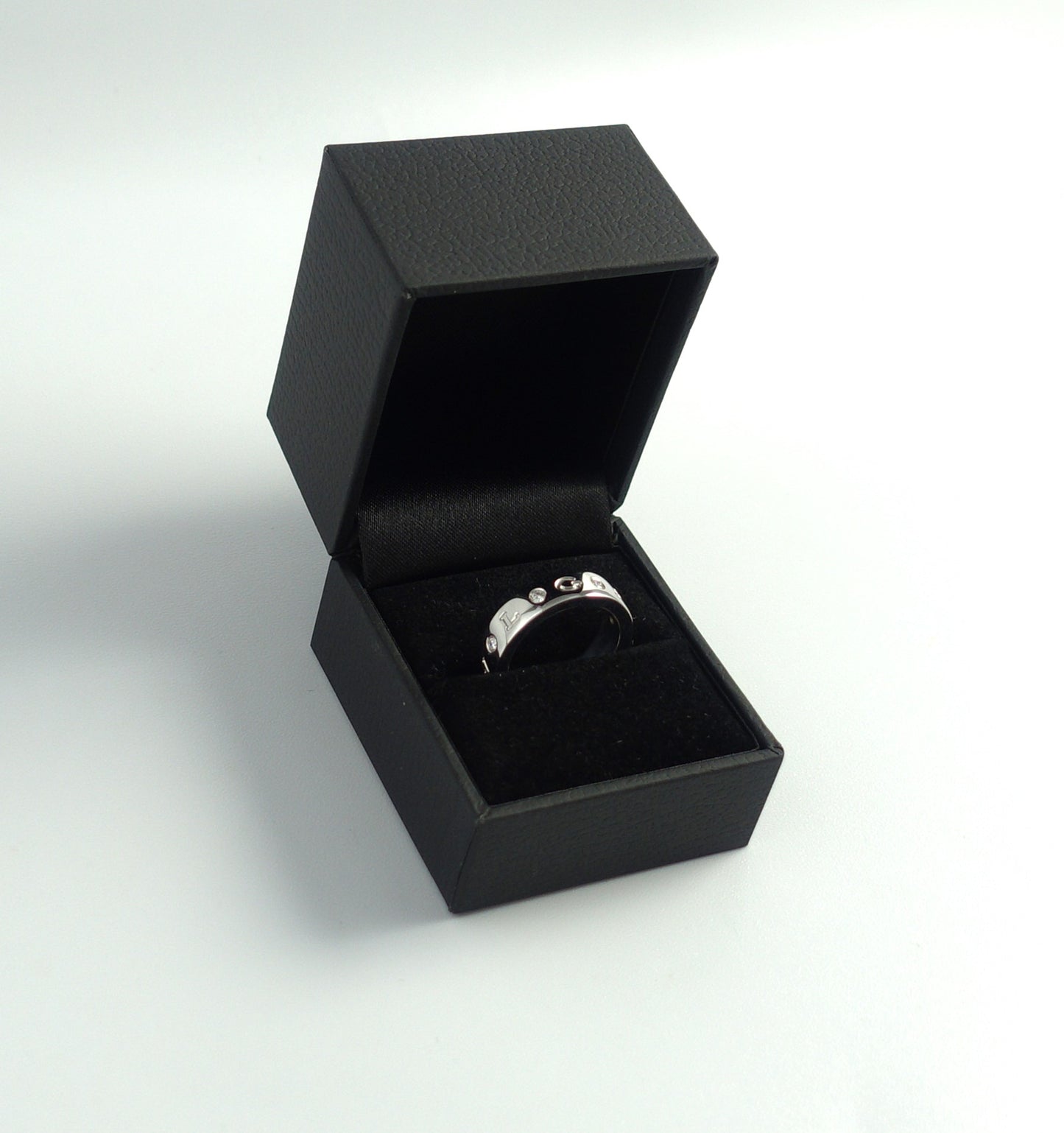 Bulgari Ring Weißgold mit Brillanten REF 354001 mit Zertifikat