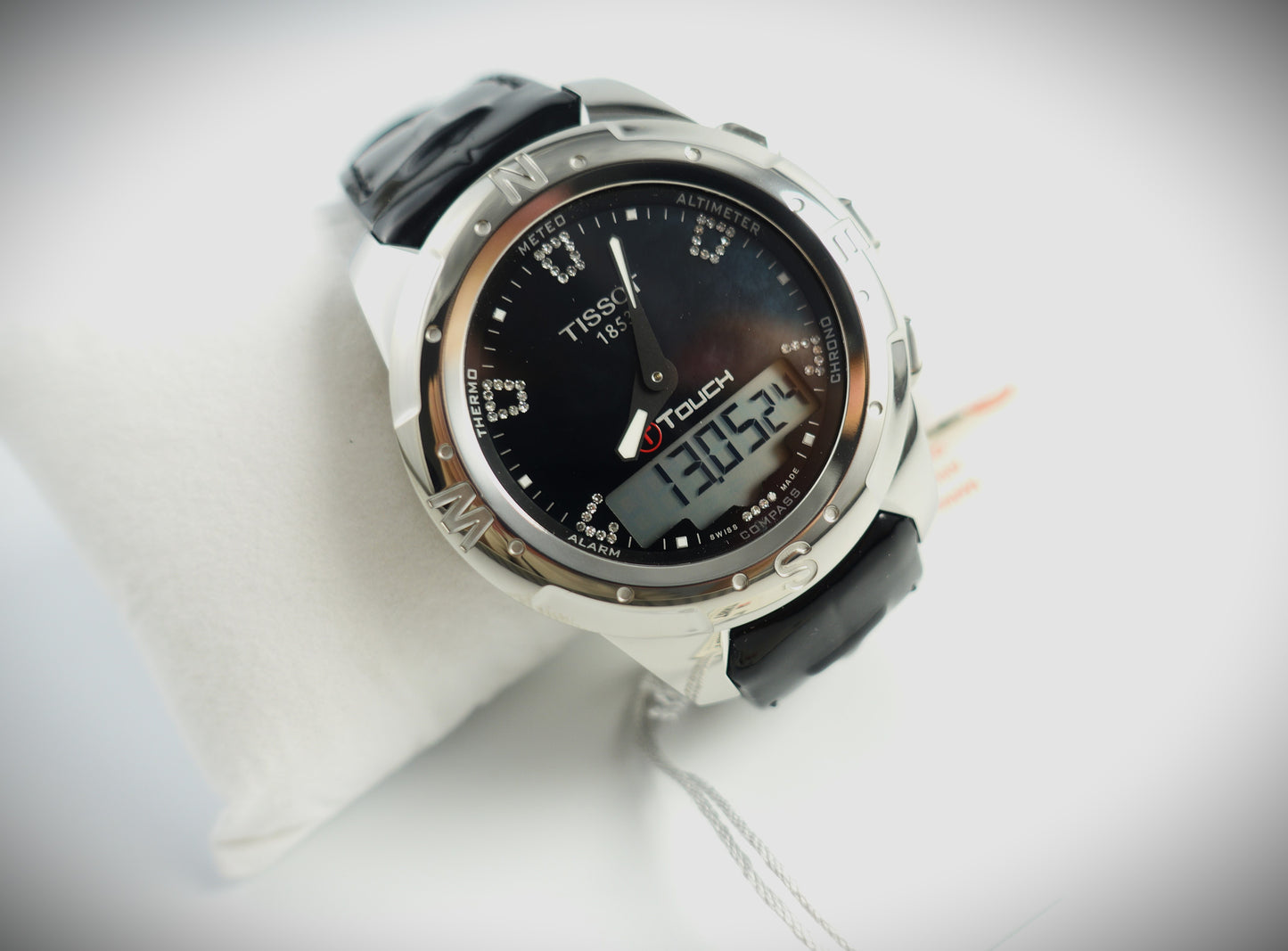 Tissot T-Touch Perlmutt Zifferblatt mit Brillanten REF T047.220.46.126.00