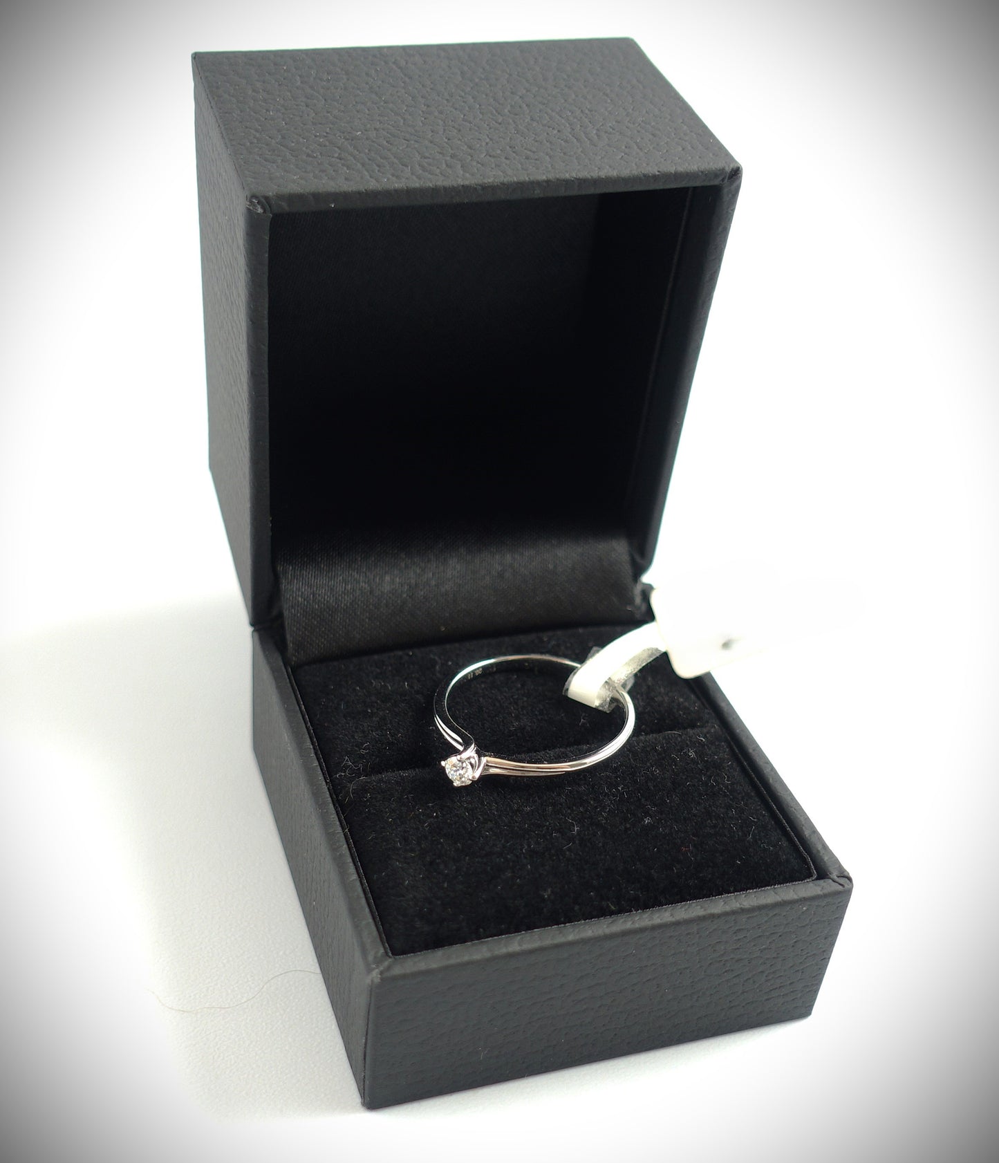 Ring 585 Weißgold 0,11 ct Brillant Ringgröße 54