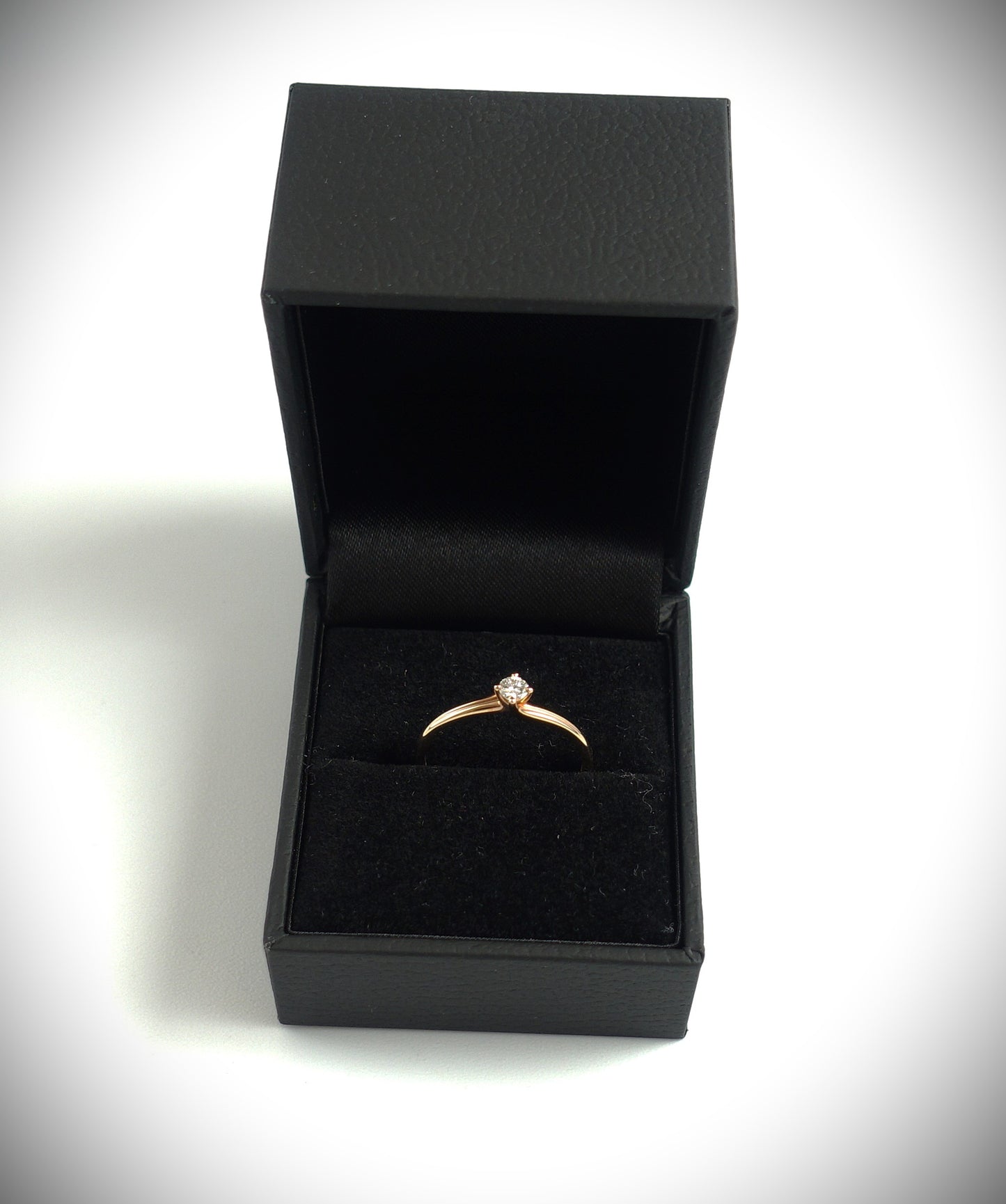 Ring 585 Roségold 0,11 ct Brillant Ringgröße 54
