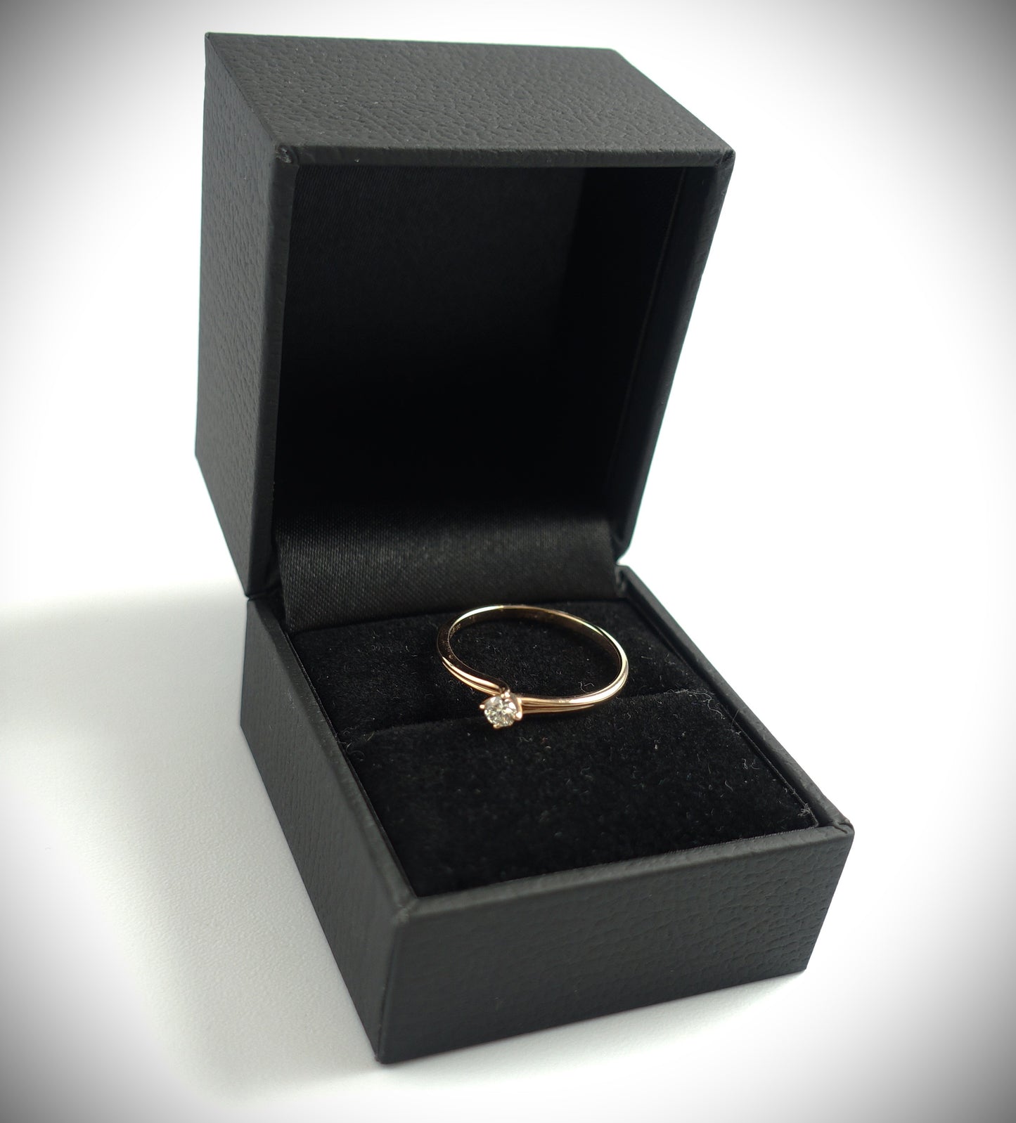 Ring 585 Roségold 0,11 ct Brillant Ringgröße 54