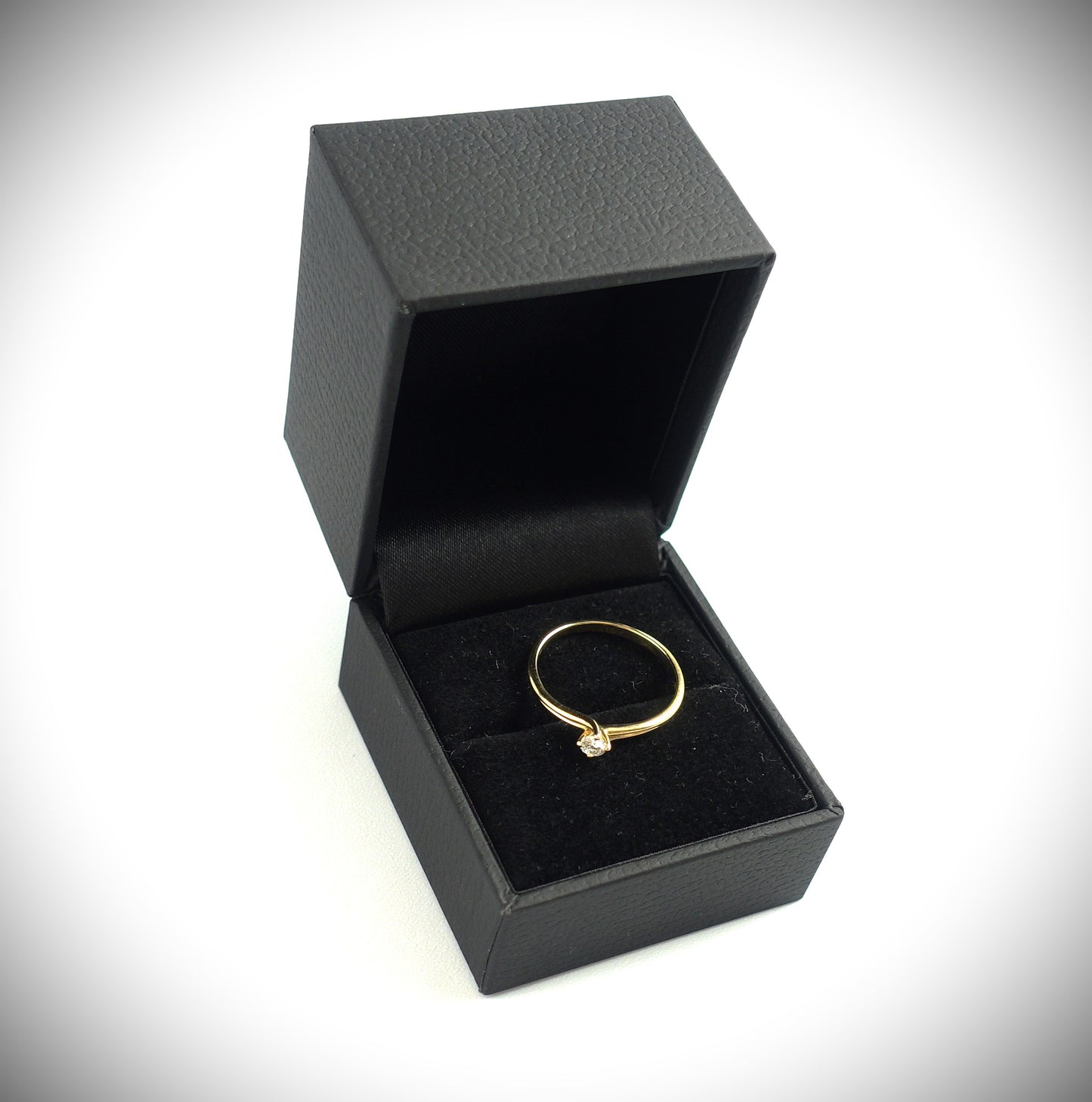 Ring 585 Gelbgold 0,10 ct Brillant Ringgröße 54