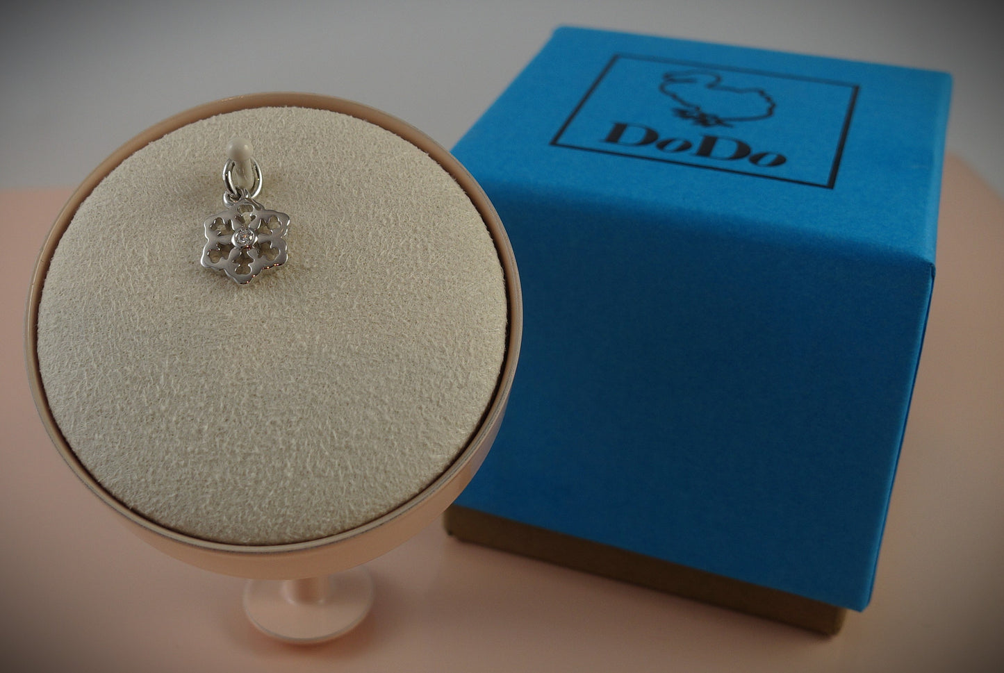 Dodo Anhänger "Schneeflocke" Charm 750 Weißgold 0,017ct Diamant Ref. DMC0025