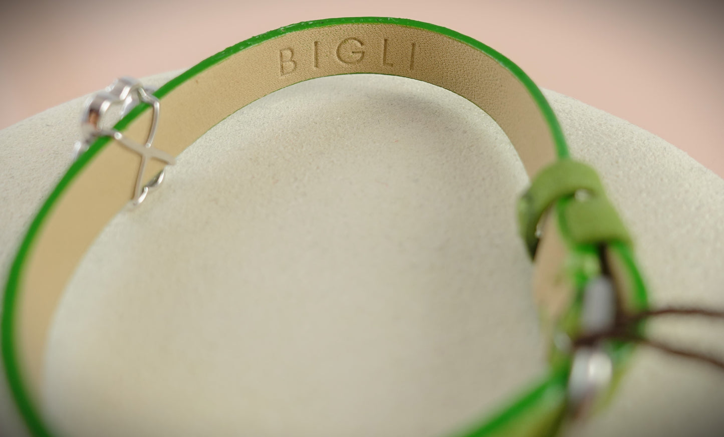 Bigli Armband Leder Kleeblatt 750 Weißgold Brillanten 0,38ct. grün Ref. 23A13