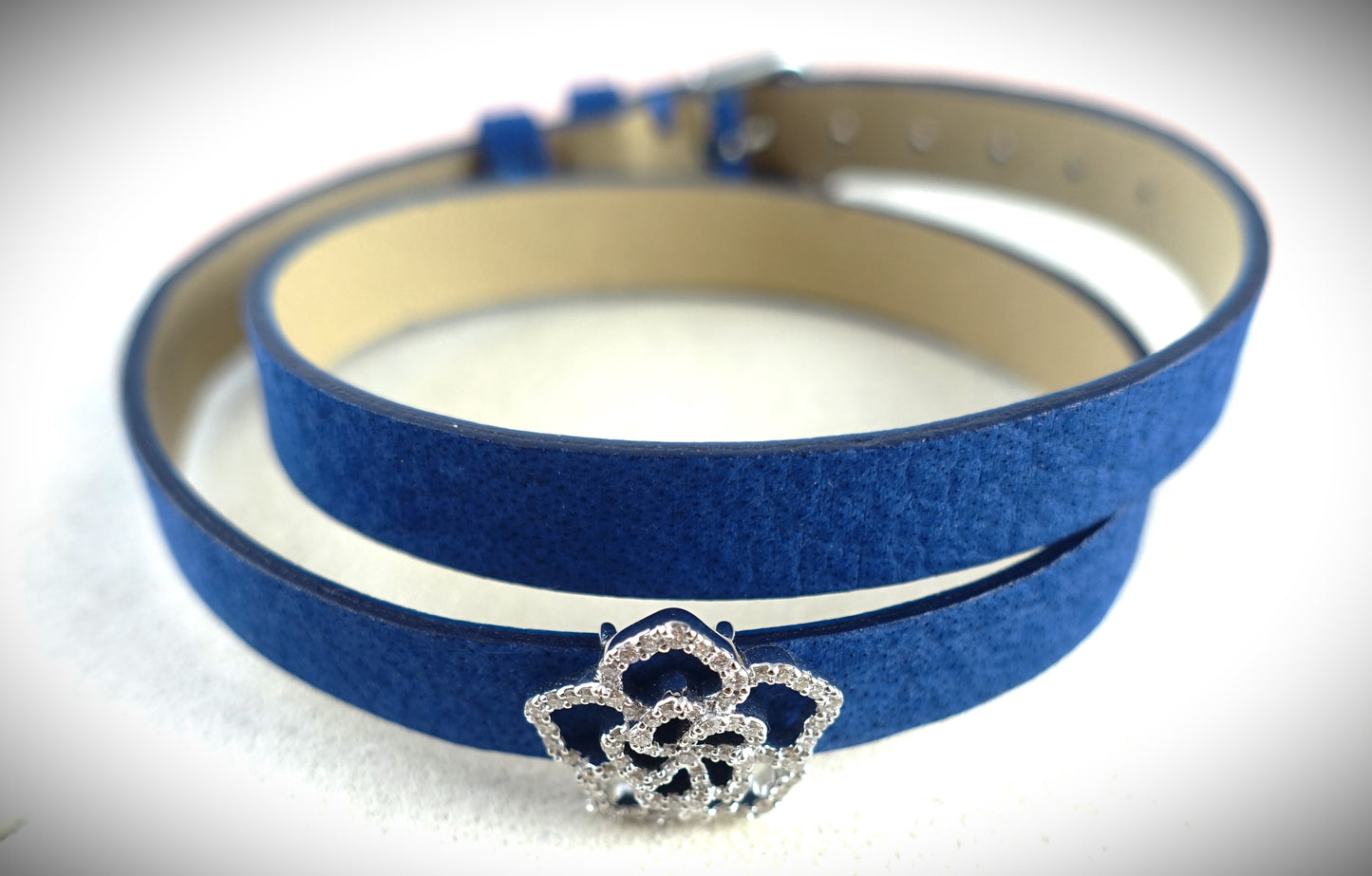 Bigli Armband Leder Blume 750 Weißgold Brillanten 0,33ct. blau Ref. 23A14