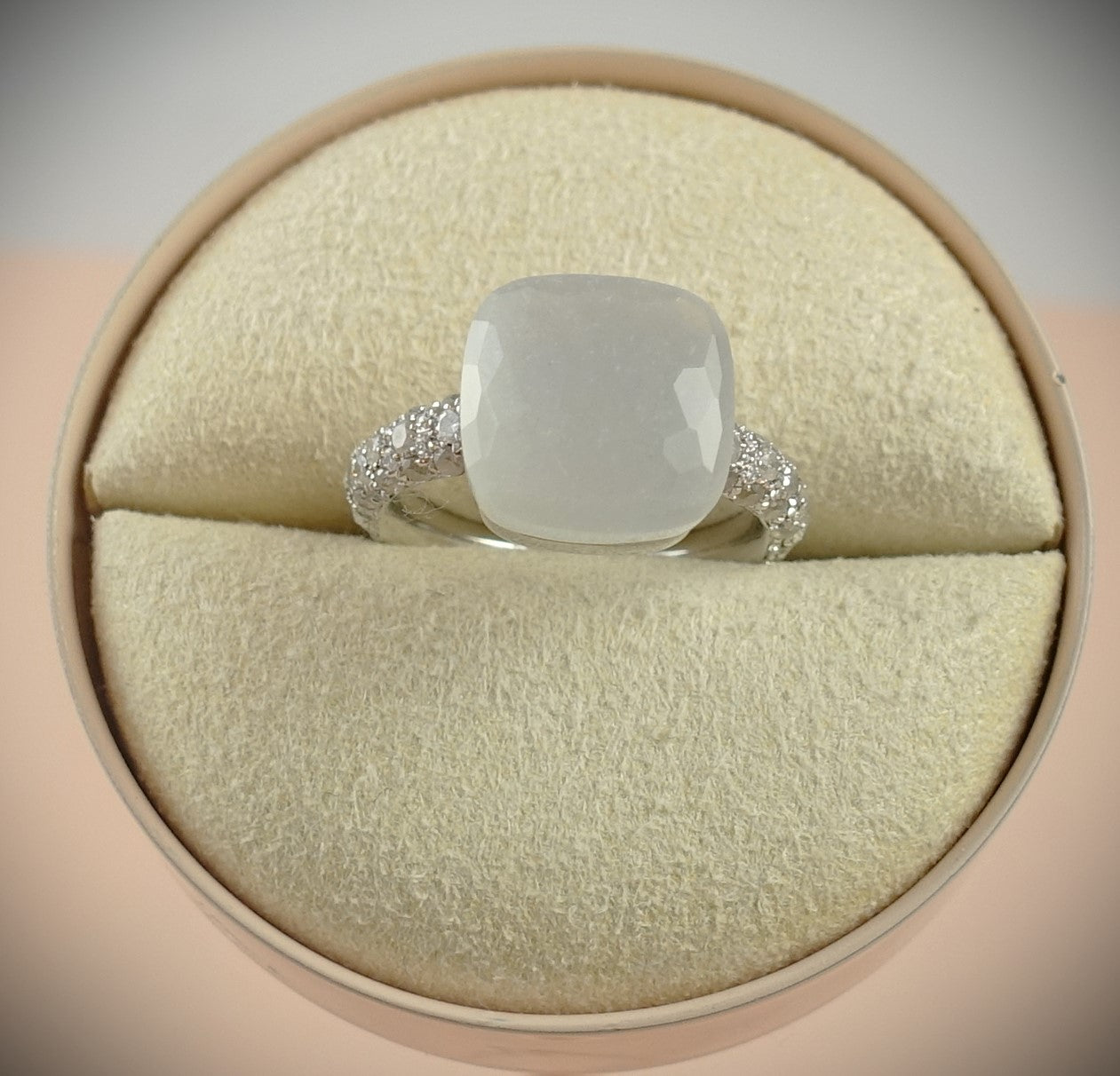 Pomellato Nudo Maxi Ring Mondstein 750 Weißgold RG 54 Ref.PAB4011-O2000-DBXAD