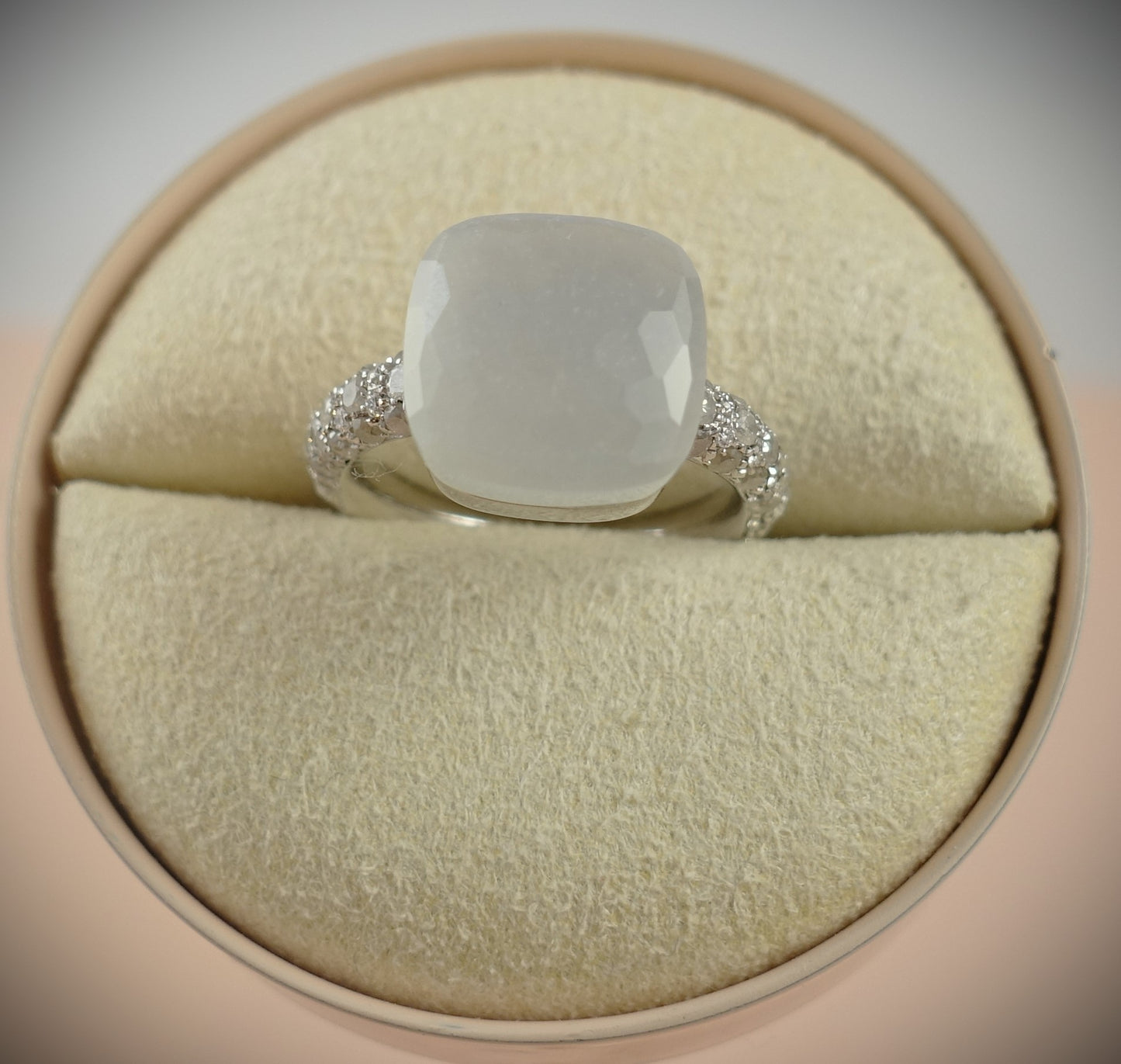 Pomellato Nudo Maxi Ring Mondstein 750 Weißgold RG 54 Ref.PAB4011-O2000-DBXAD