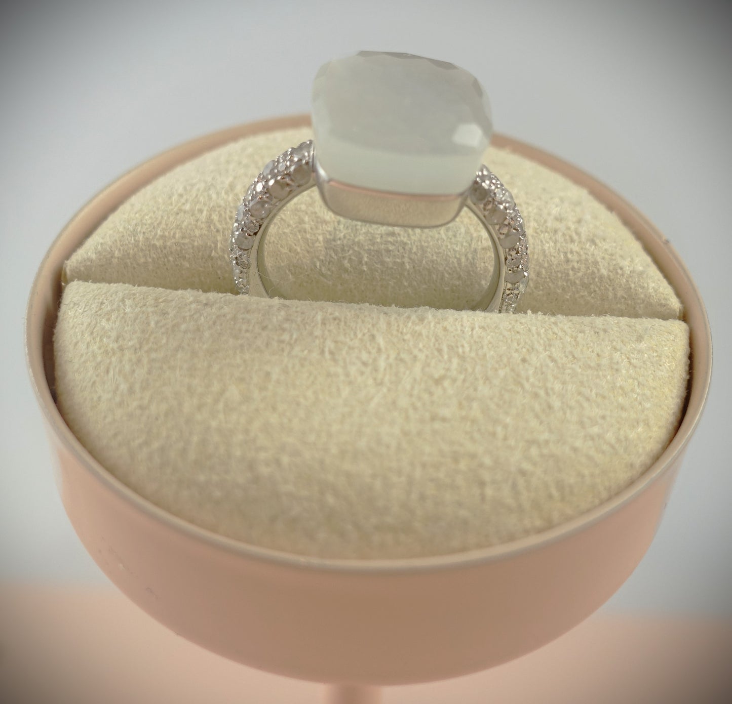 Pomellato Nudo Maxi Ring Mondstein 750 Weißgold RG 54 Ref.PAB4011-O2000-DBXAD