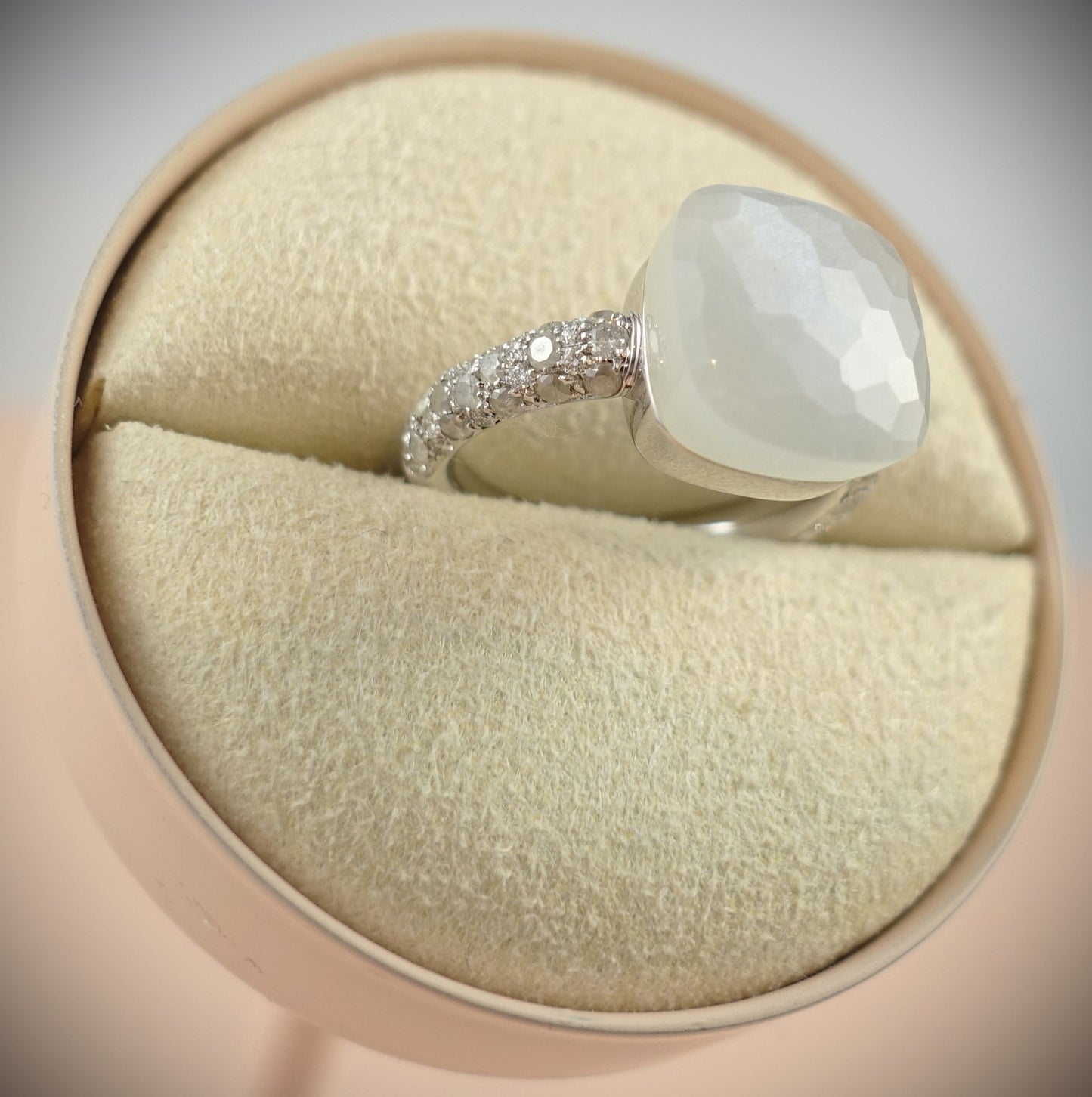 Pomellato Nudo Maxi Ring Mondstein 750 Weißgold RG 54 Ref.PAB4011-O2000-DBXAD