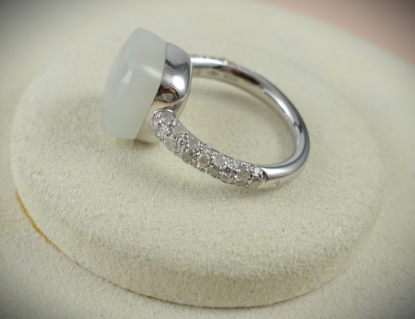Pomellato Nudo Maxi Ring Mondstein 750 Weißgold RG 54 Ref.PAB4011-O2000-DBXAD