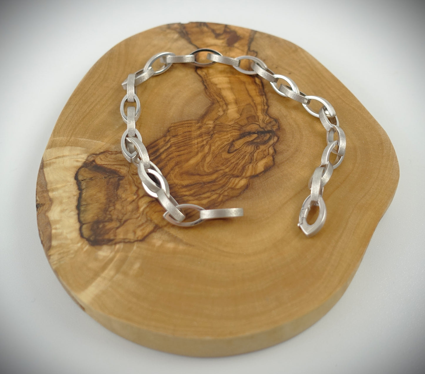 Armband 750 Weißgold mattiert 18,69g 19cm