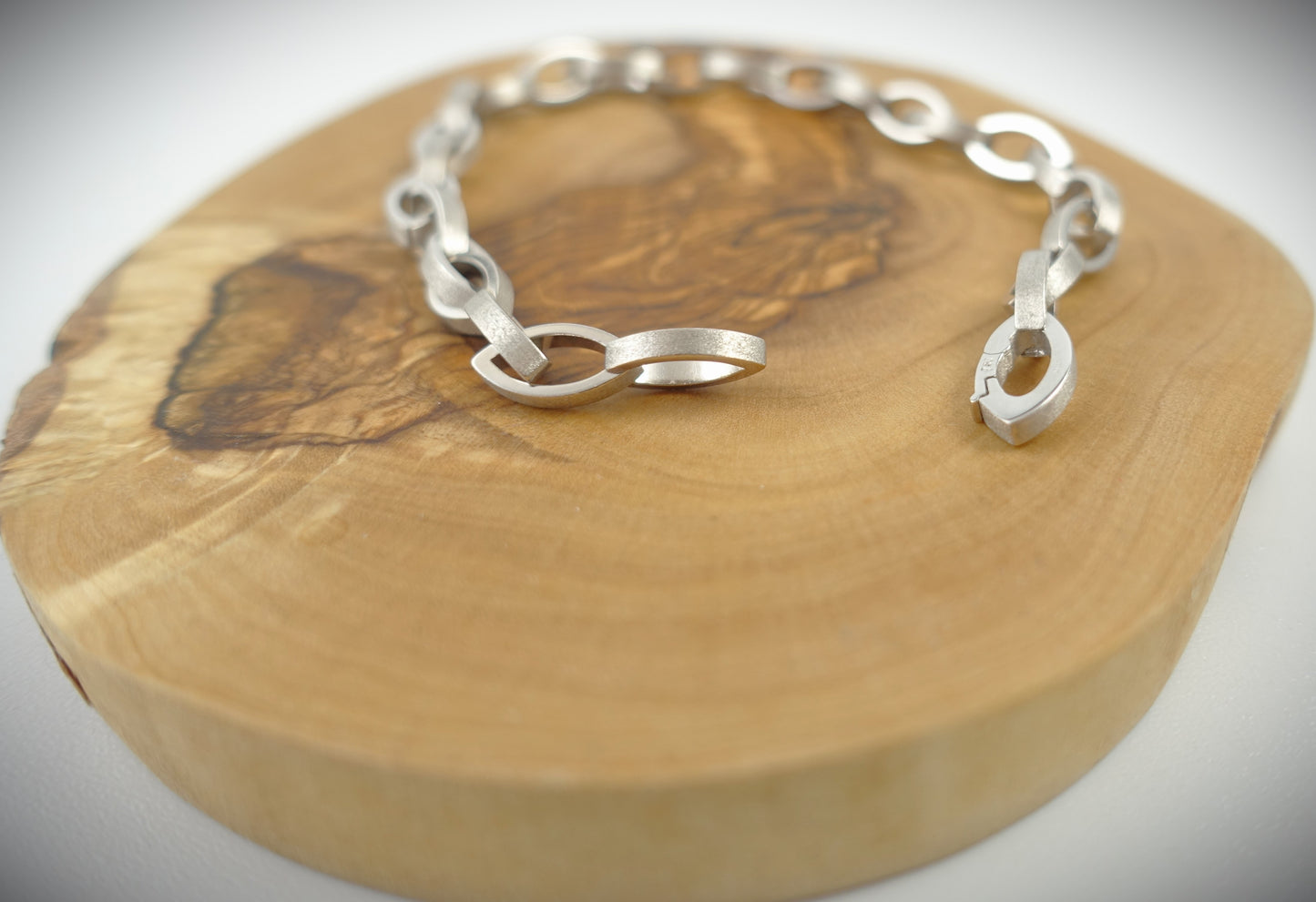 Armband 750 Weißgold mattiert 18,69g 19cm