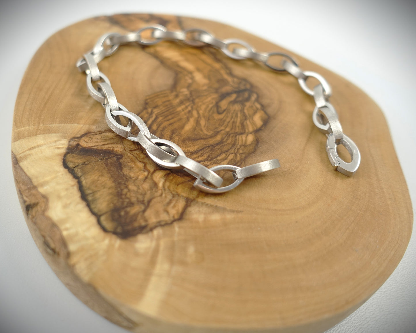 Armband 750 Weißgold mattiert 18,69g 19cm