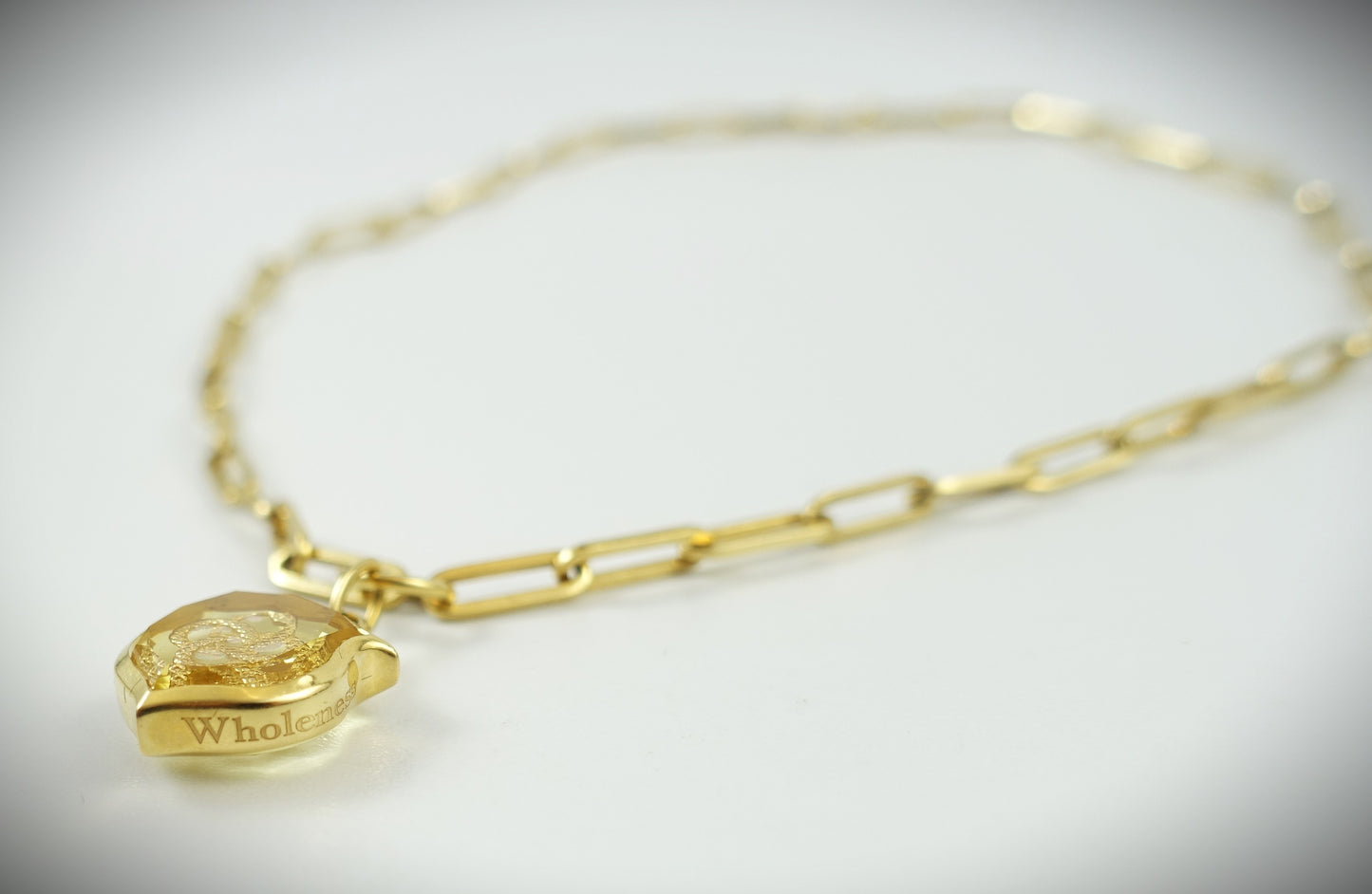 Foundrae Wholeness Kette 18 Karat Gold Anhänger mit farblosem Quarz 42cm