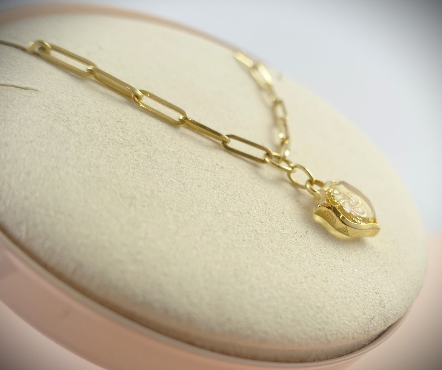 Foundrae Wholeness Kette 18 Karat Gold Anhänger mit farblosem Quarz 42cm