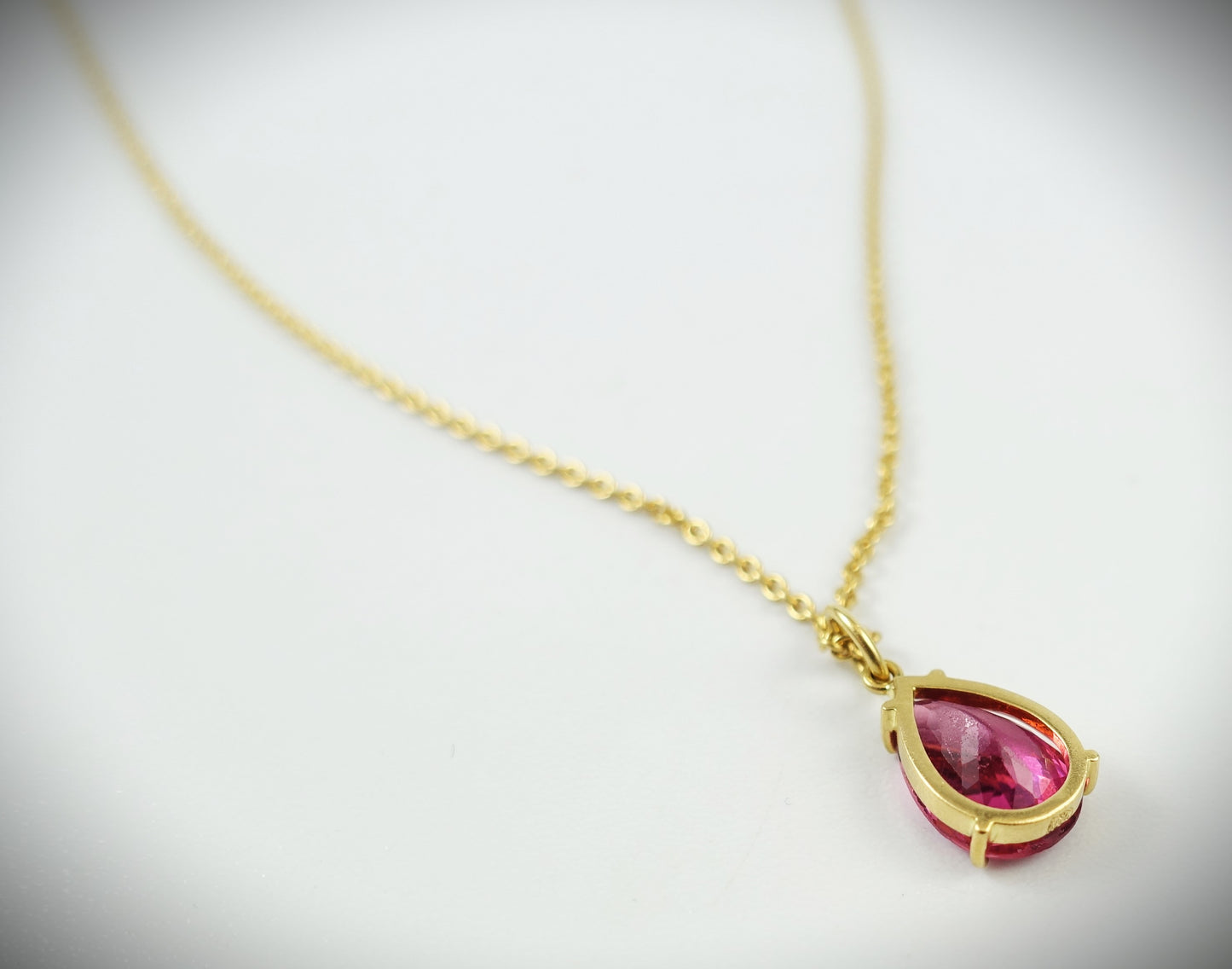 Kette 750 Gelbgold mit Anhänger 750 Gelbgold + Granat 43cm 4,87g