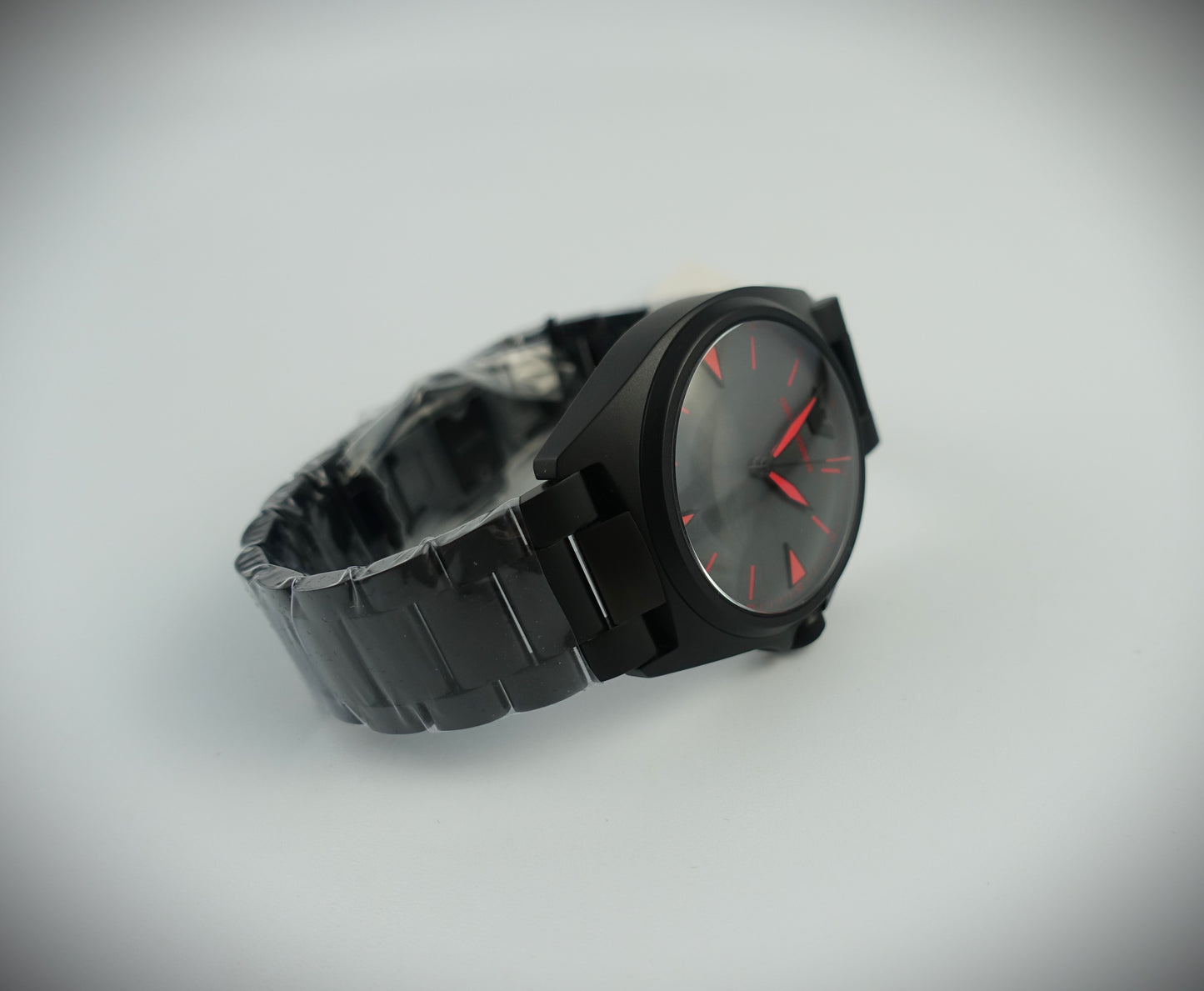 Emporio Armani Quarz Uhr 40mm Edelstahl mattiert Schwarz Grau Rot Ref. AR11393