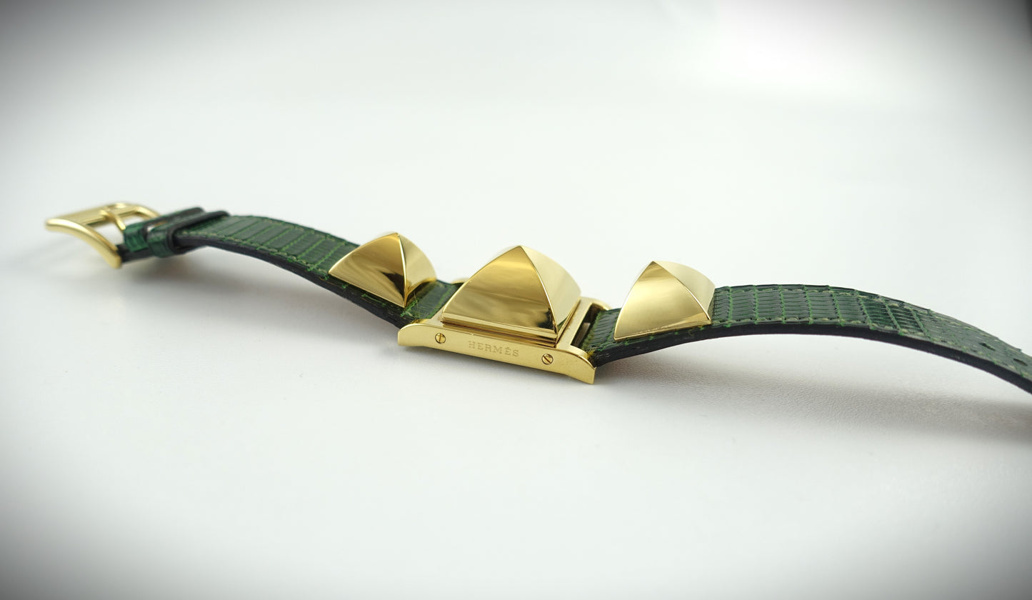 Hermès Medor Quarzuhr aufklappbar vergoldet Lederarmband grün ME1.201 BF572344