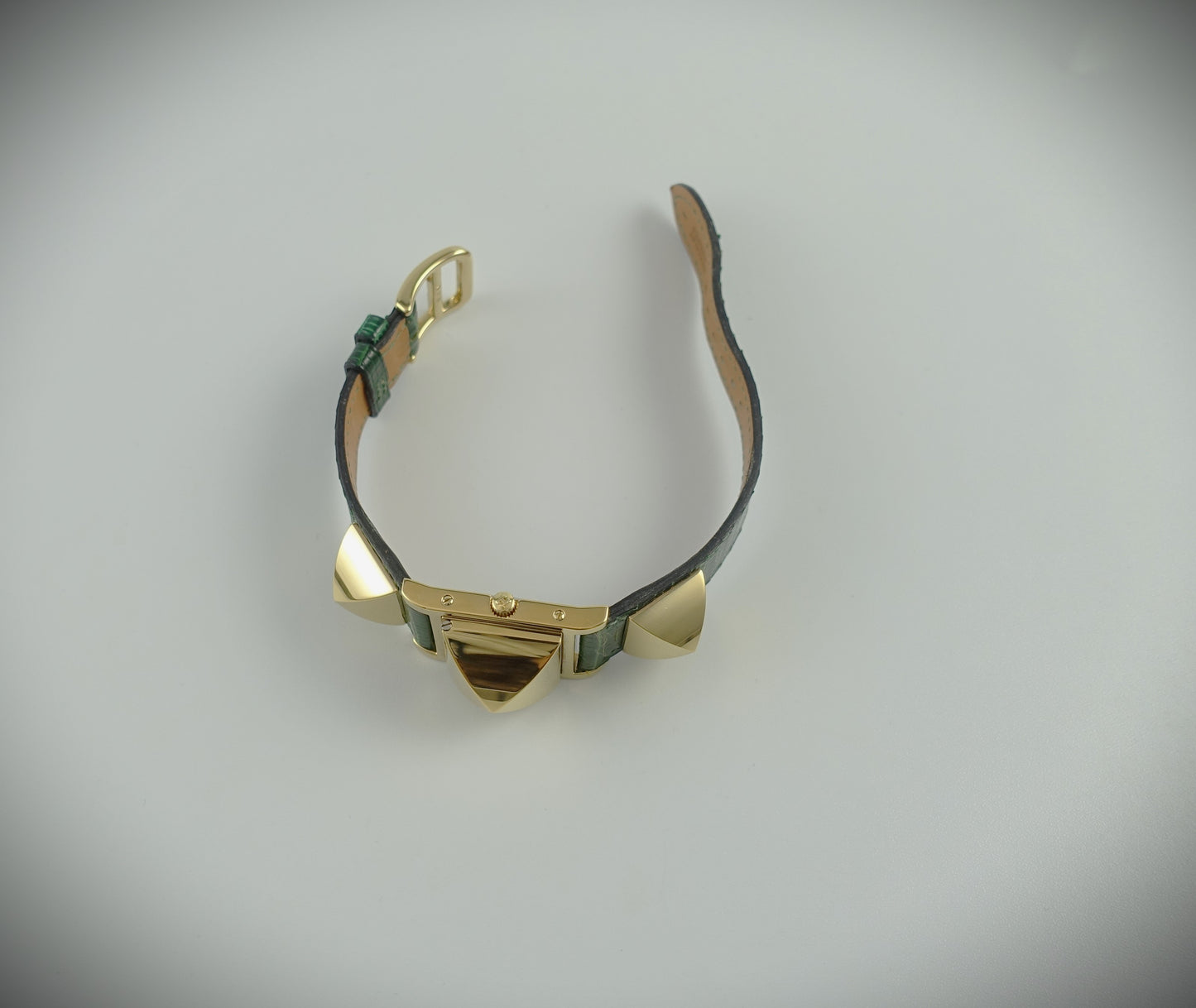 Hermès Medor Quarzuhr aufklappbar vergoldet Lederarmband grün ME1.201 BF572344