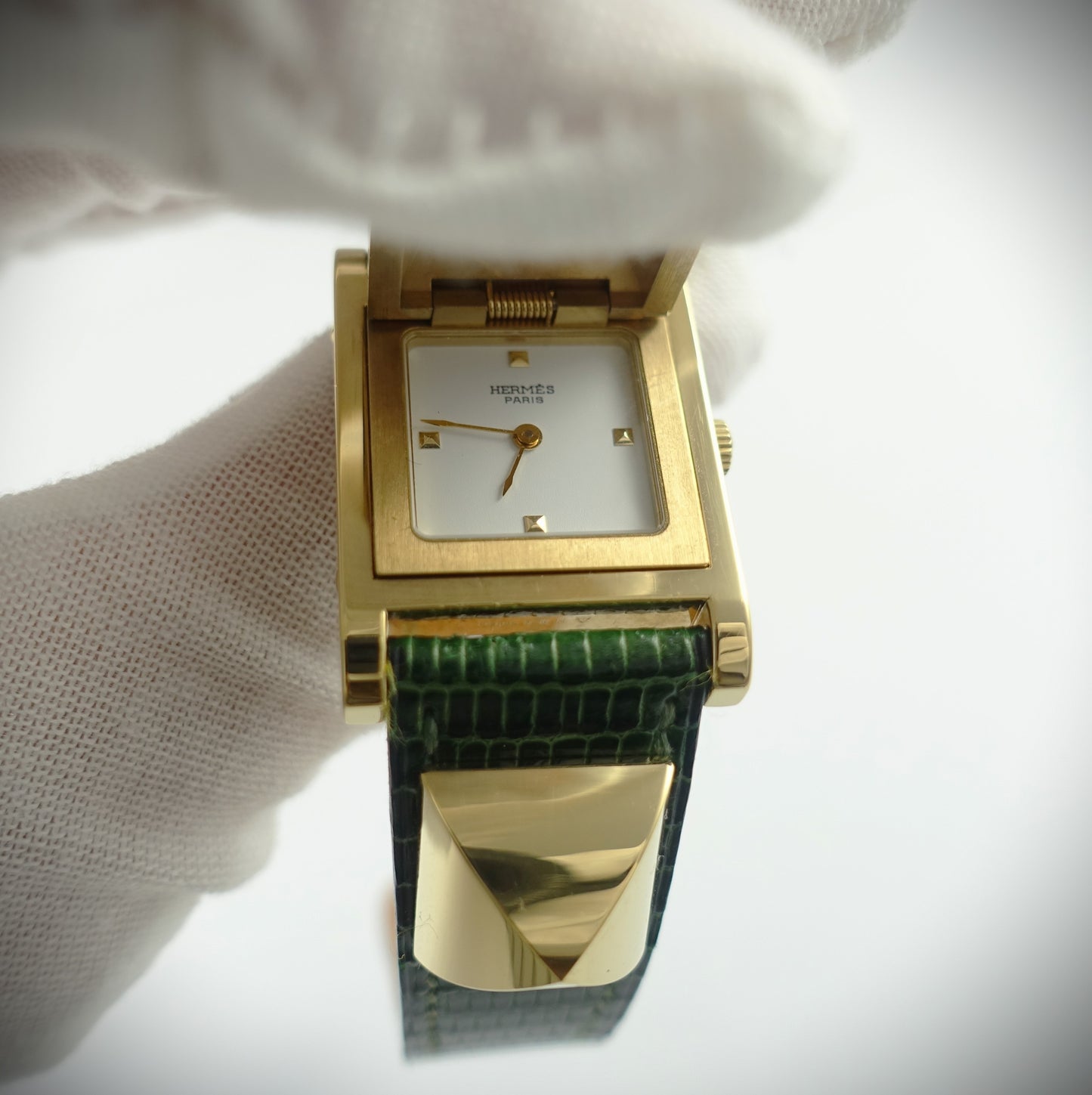 Hermès Medor Quarzuhr aufklappbar vergoldet Lederarmband grün ME1.201 BF572344