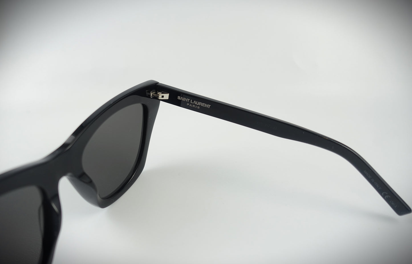 Saint Laurent Sonnenbrille Cat Eye SL 214 KATE00155 schwarz Größe 55/20/145