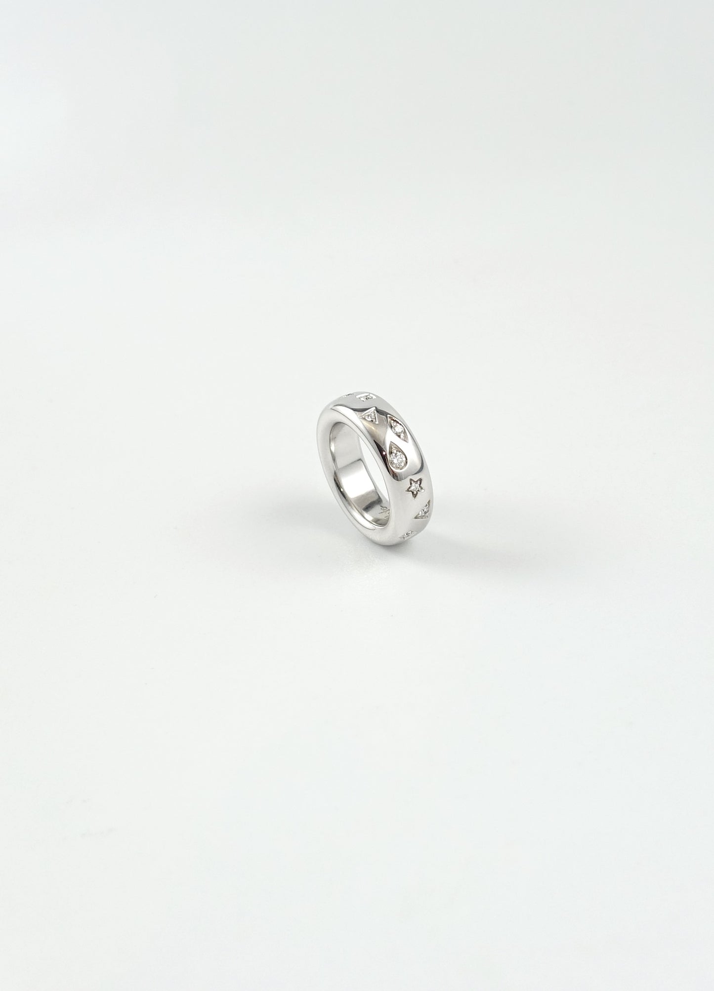 Pomellato Iconica Ring 750 Weißgold 17 Diamanten 0,5ct RG 55 PA9106EO2WHRDB000