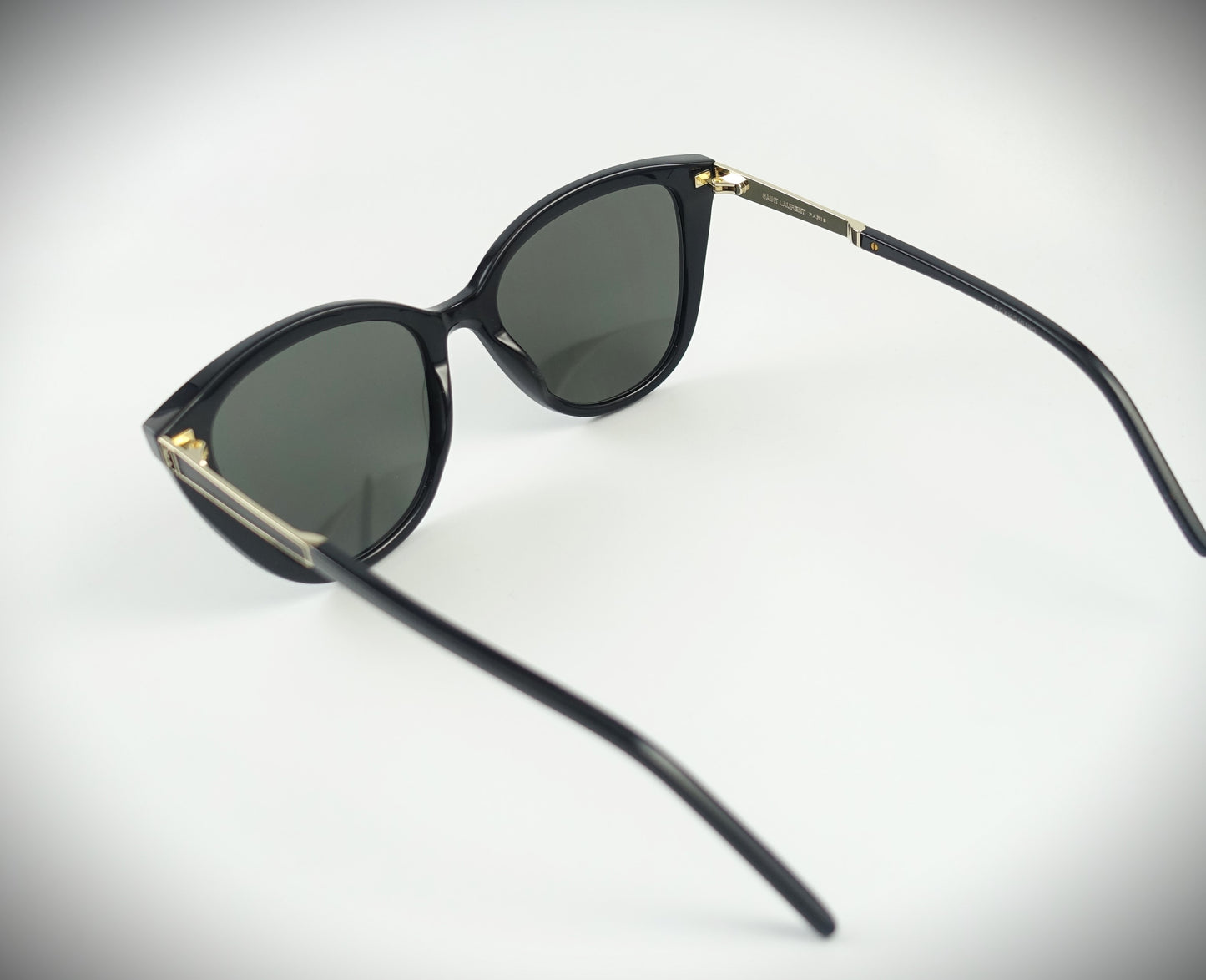 Saint Laurent Sonnenbrille Cat Eye SL M70-002 schwarz Größe 55/18/145