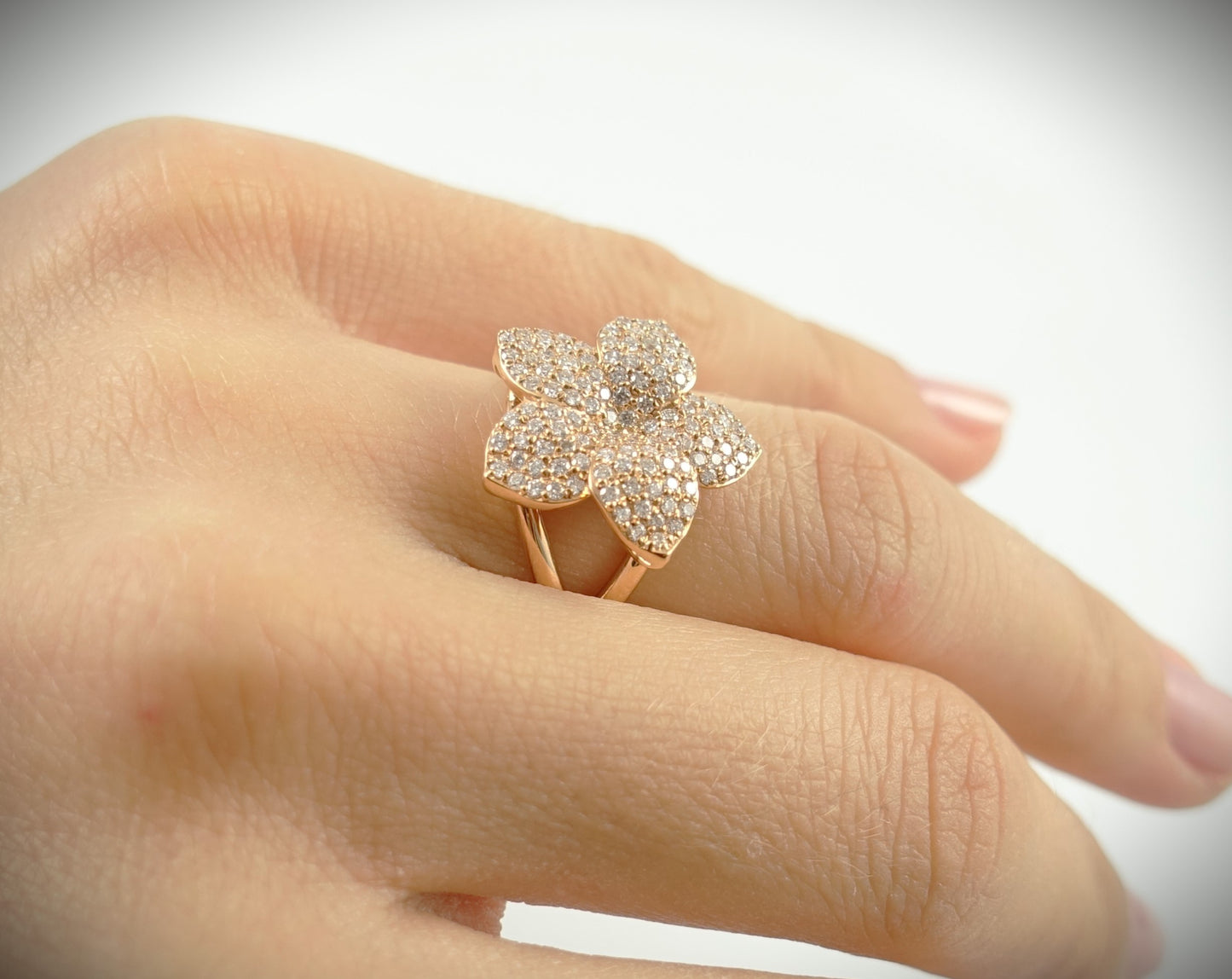 Korloff Ring Blüte 750 Roségold Brillanten 0,829 ct RG 52,5/53 Ref. JASBGKO16PG