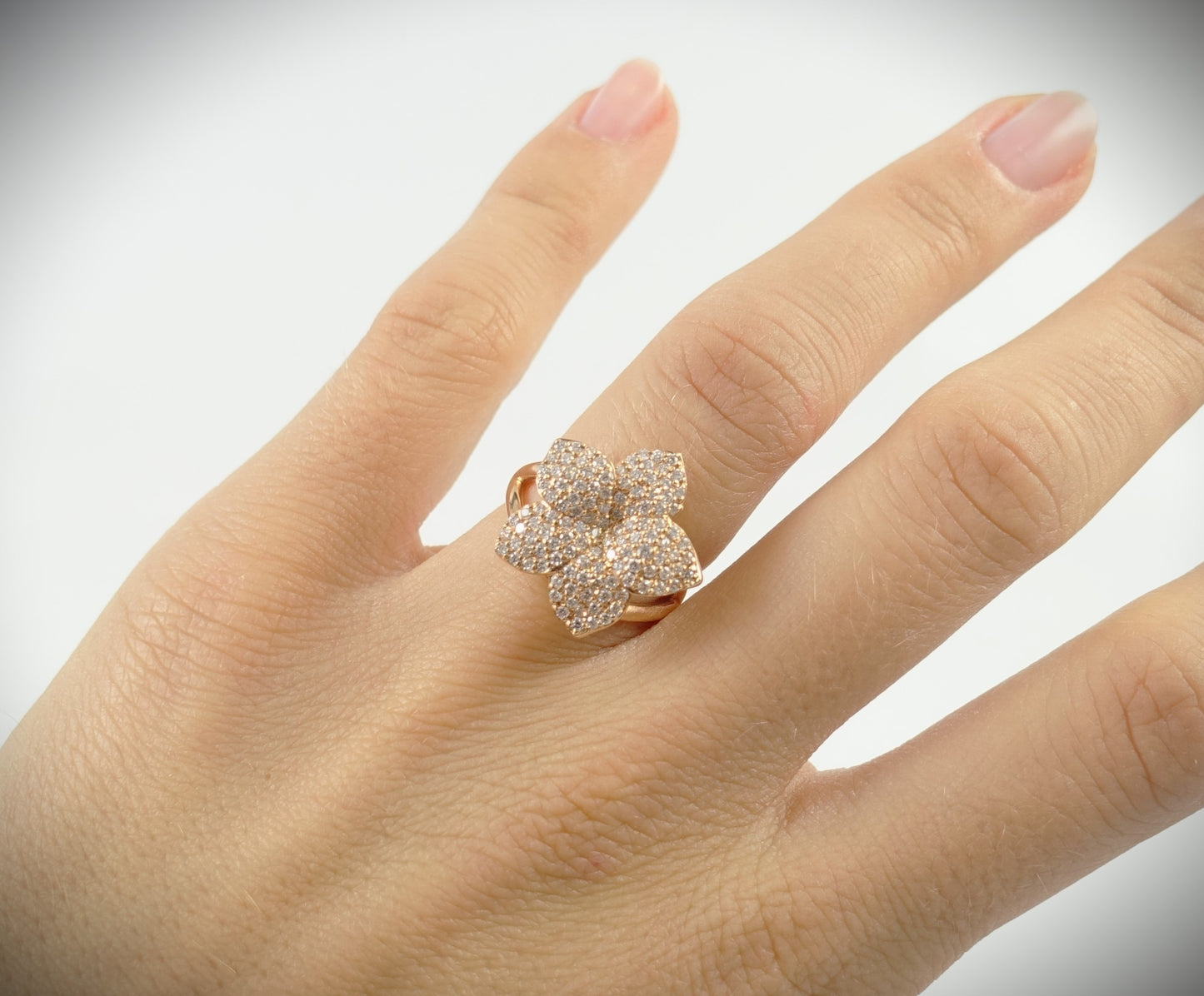 Korloff Ring Blüte 750 Roségold Brillanten 0,829 ct RG 52,5/53 Ref. JASBGKO16PG