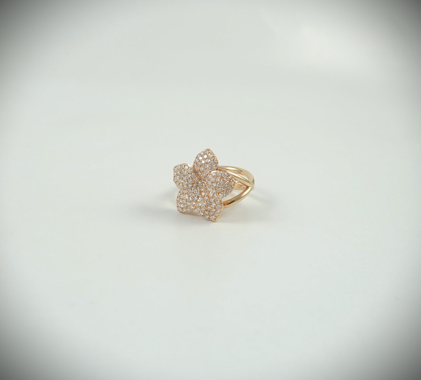 Korloff Ring Blüte 750 Roségold Brillanten 0,829 ct RG 52,5/53 Ref. JASBGKO16PG