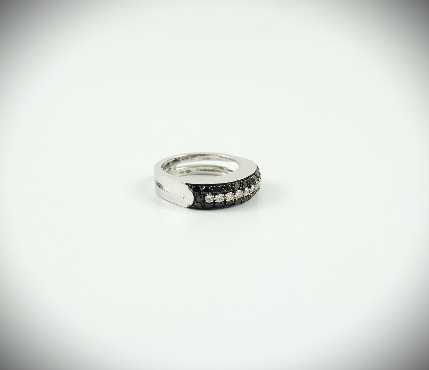 Korloff Ring 750 Weißgold Brillanten schwarz/weiß RG 54 Ref. 3387A10