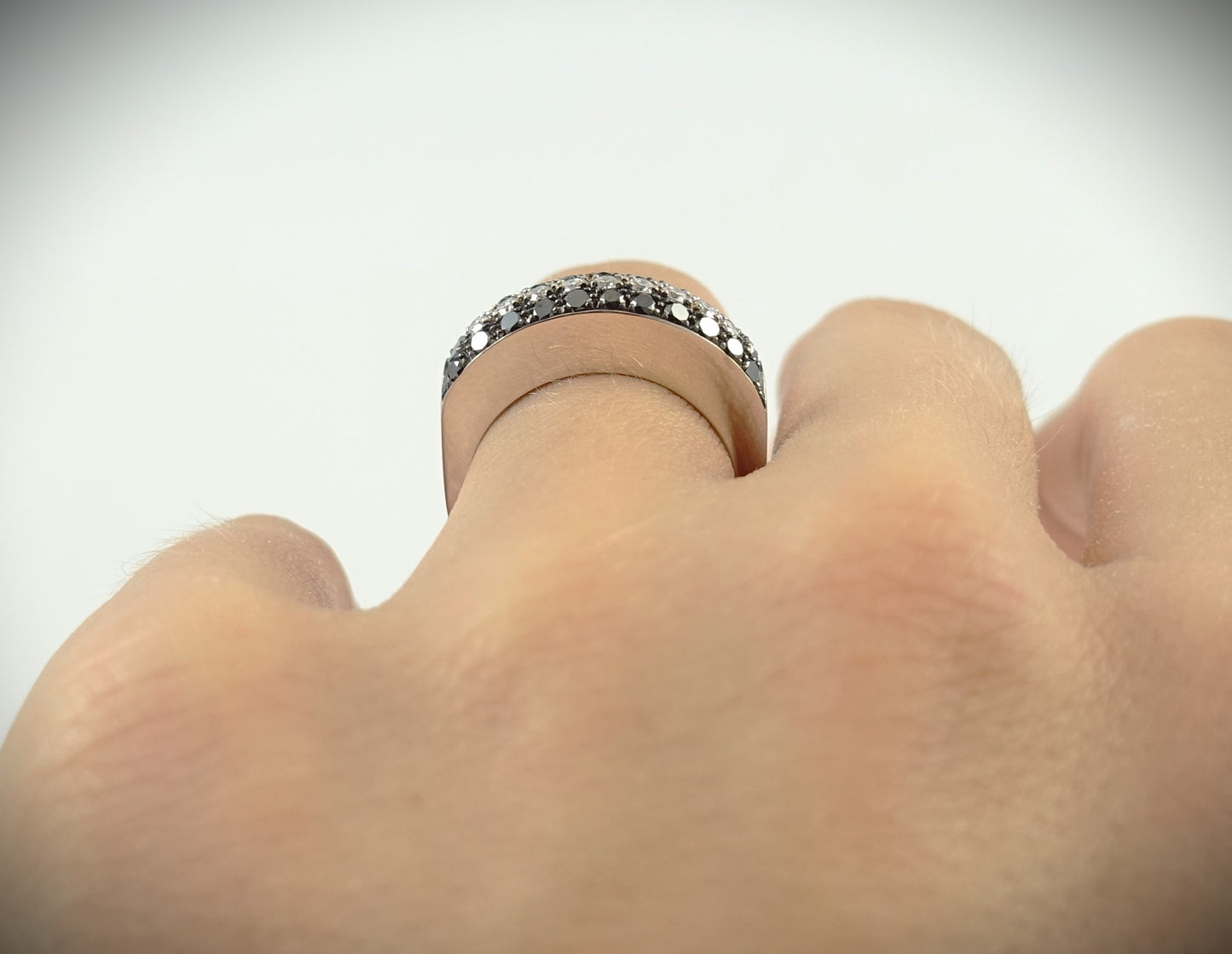 Korloff Ring 750 Weißgold Brillanten schwarz/weiß RG 54 Ref. 3387A10