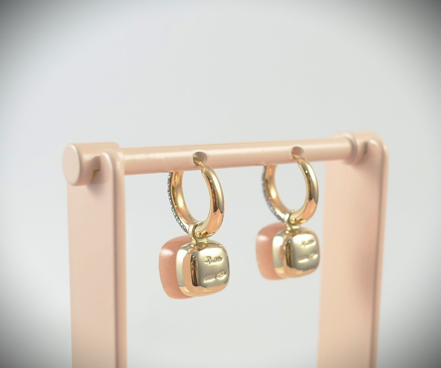 Pomellato Nudo Ohrringe Chocolate Mondstein/Diamanten 750 Gold POB4010O6BKRBRADO