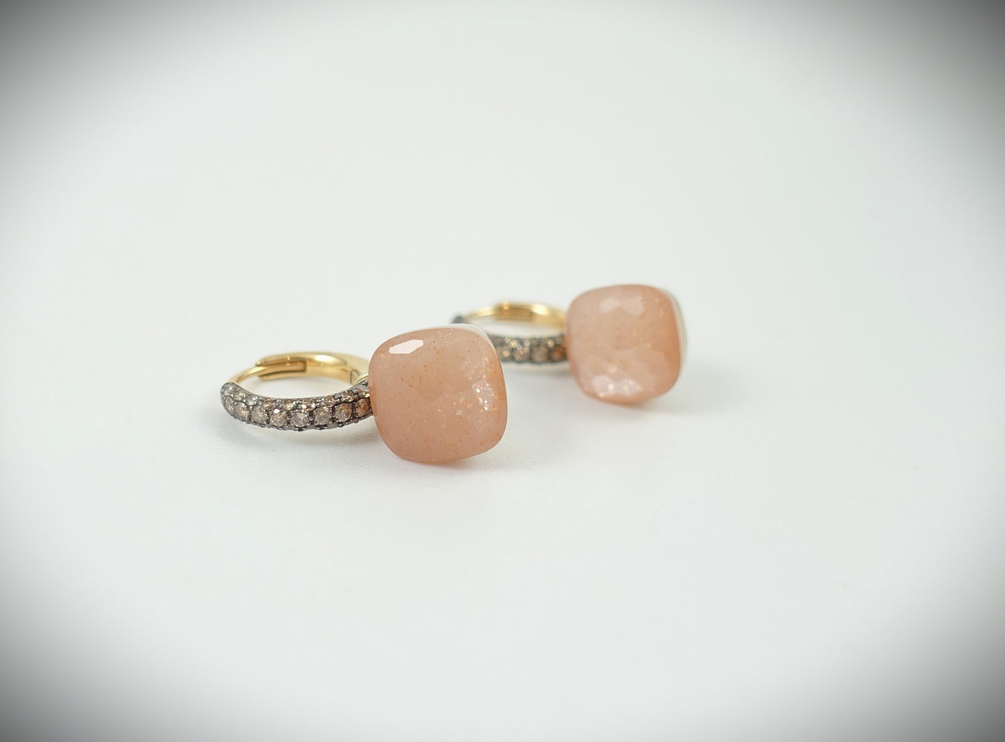 Pomellato Nudo Ohrringe Chocolate Mondstein/Diamanten 750 Gold POB4010O6BKRBRADO