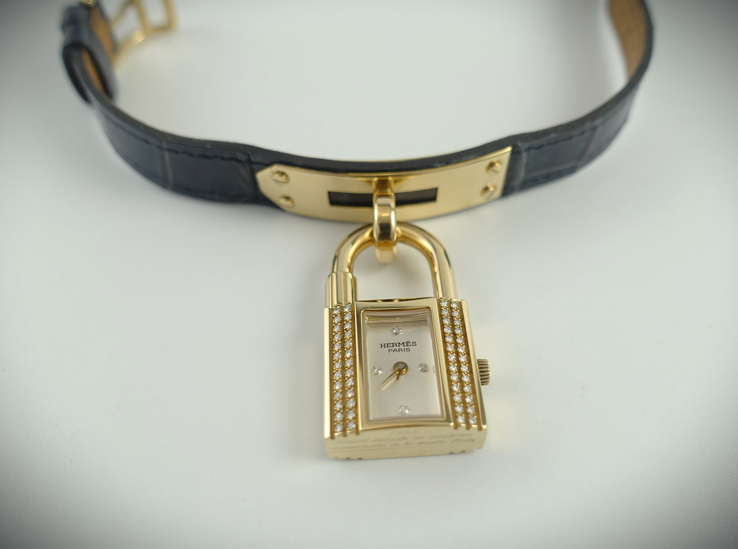 Hermès Kelly Lock Armbanduhr Limitiert 1995 18Krt. Gelbgold Brillanten blau