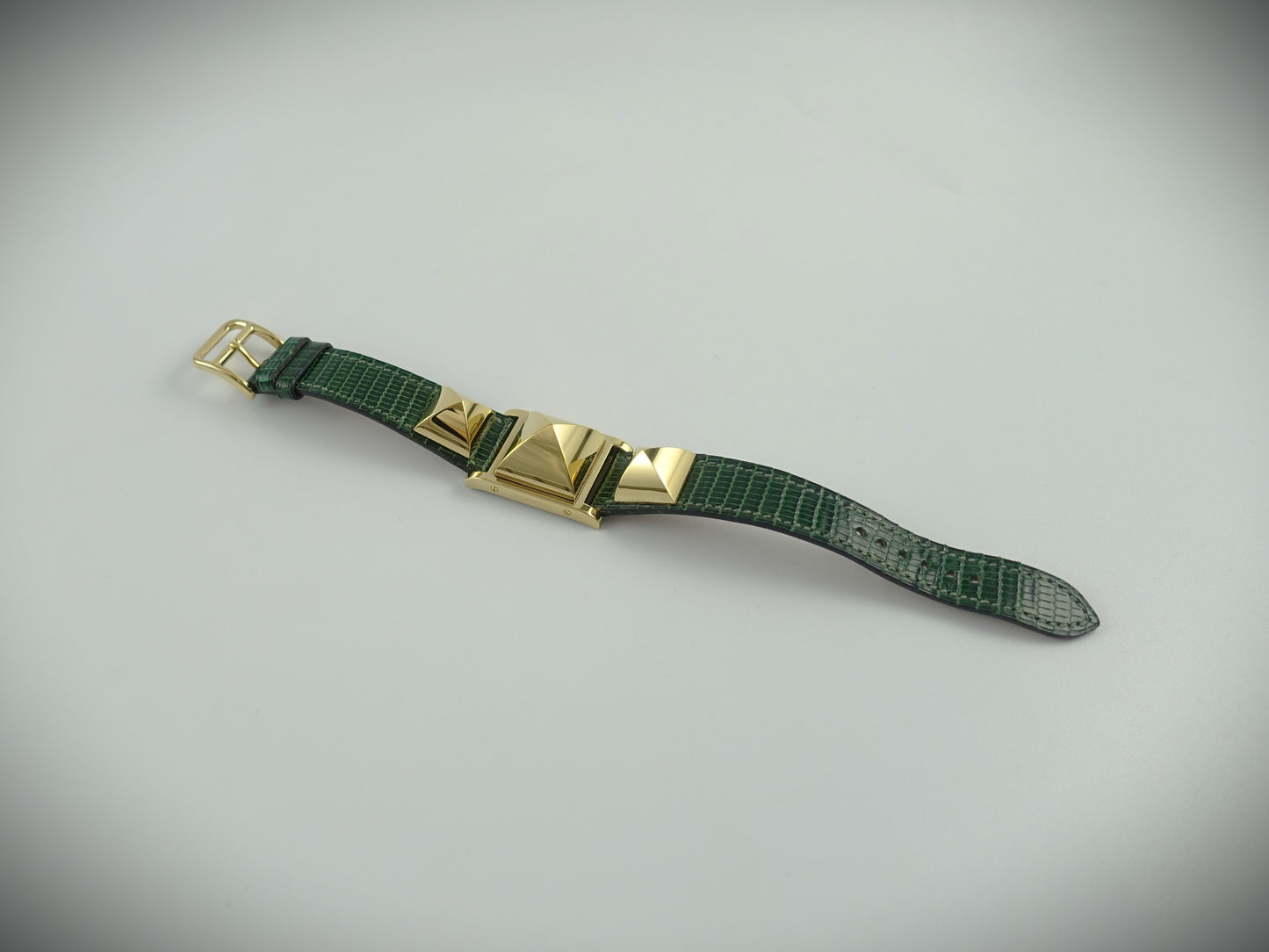 Hermès Medor Quarzuhr aufklappbar vergoldet Lederarmband grün ME1.201 BF572344