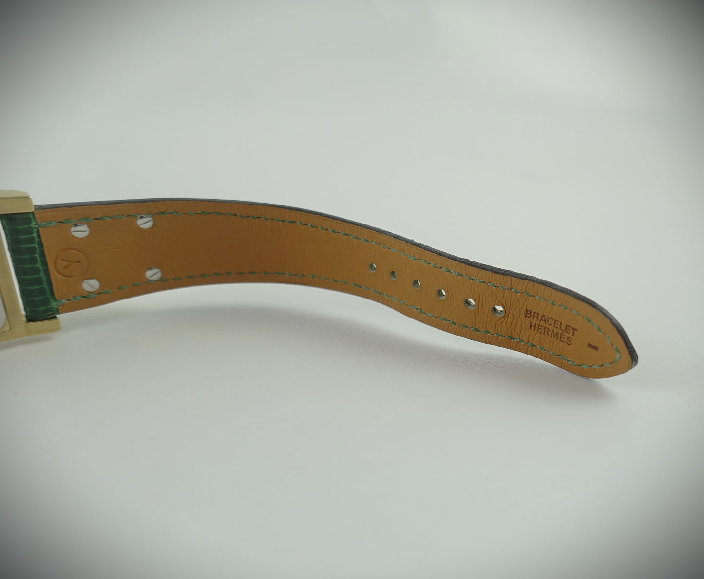 Hermès Medor Quarzuhr aufklappbar vergoldet Lederarmband grün ME1.201 BF572344