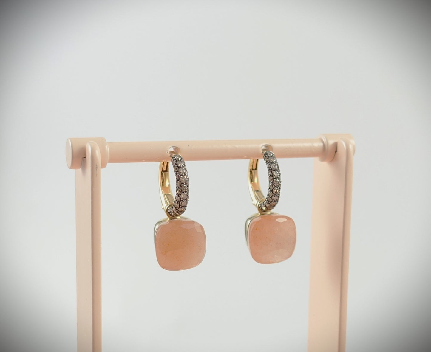 Pomellato Nudo Ohrringe Chocolate Mondstein/Diamanten 750 Gold POB4010O6BKRBRADO