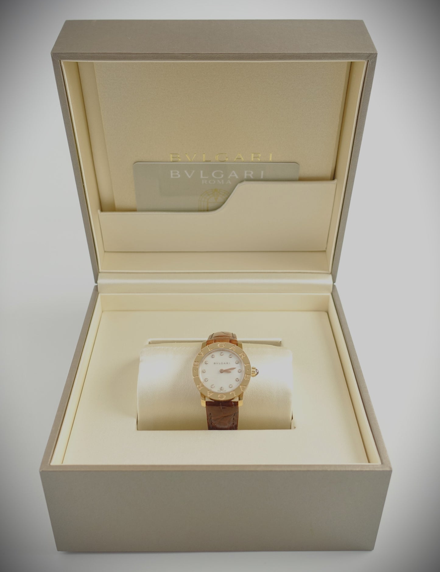 Bulgari Bvlgari Quarz Uhr Damen 26mm 750 Roségold Perlmutt Brillanten Ref.102751