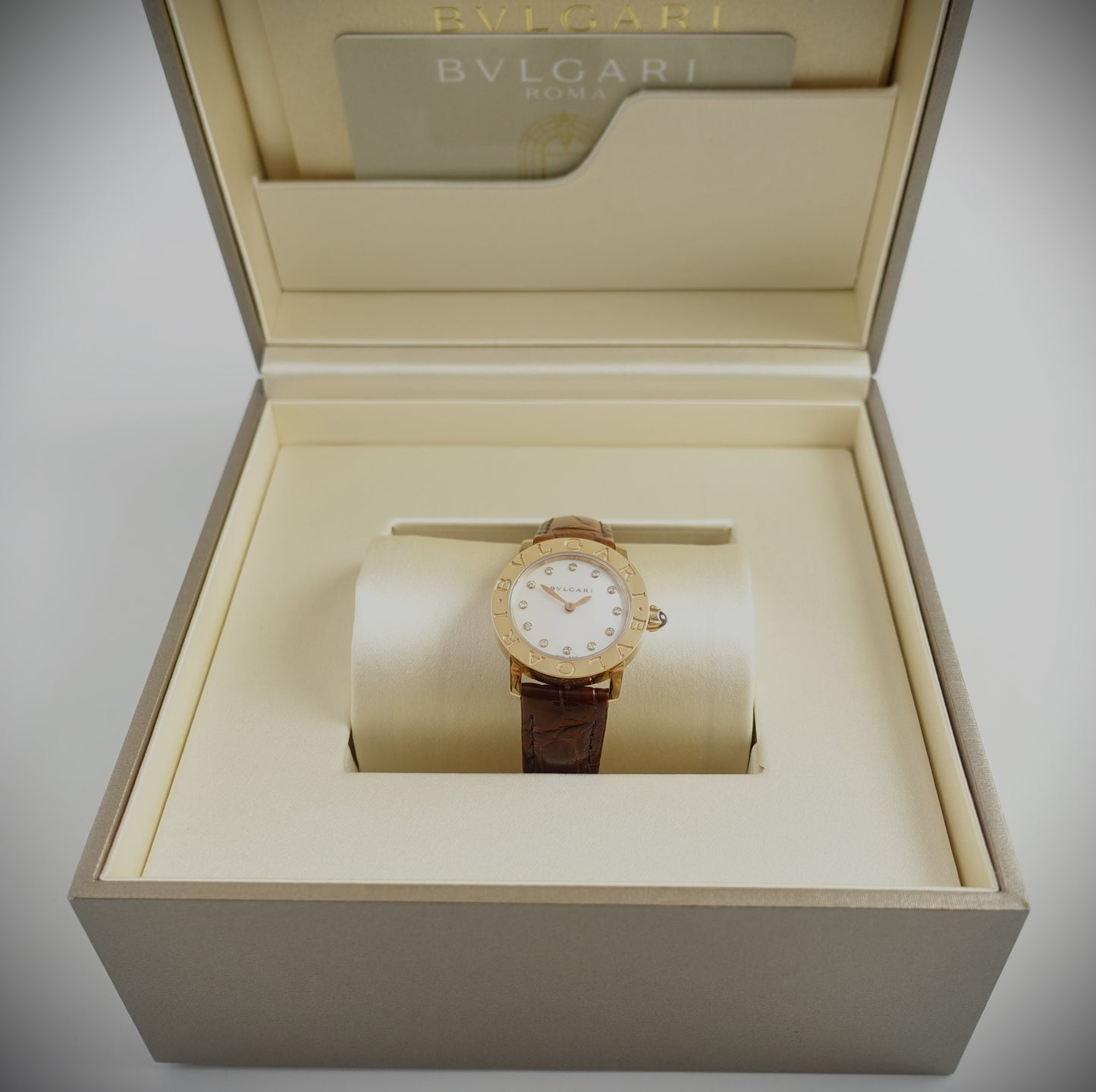 Bulgari Bvlgari Quarz Uhr Damen 26mm 750 Roségold Perlmutt Brillanten Ref.102751