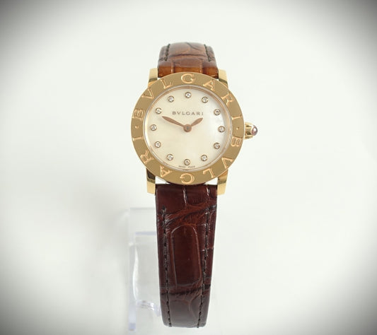 Bulgari Bvlgari Quarz Uhr Damen 26mm 750 Roségold Perlmutt Brillanten Ref.102751
