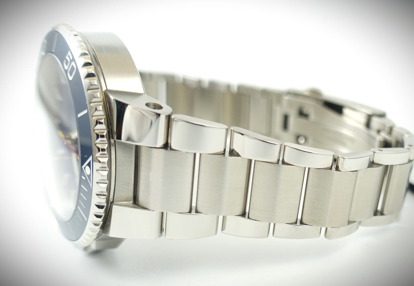 Oris Aquis Date Sun Wukong Limited Edition Ref. 01 733 7766 4185