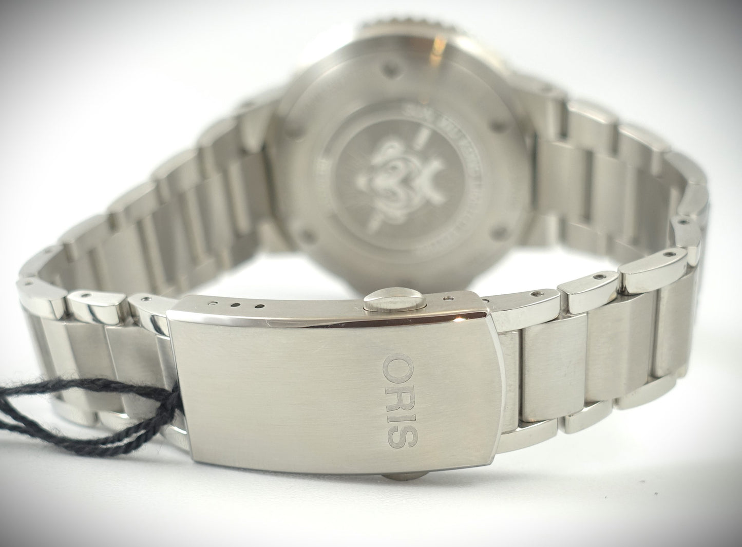 Oris Aquis Date Sun Wukong Limited Edition Ref. 01 733 7766 4185