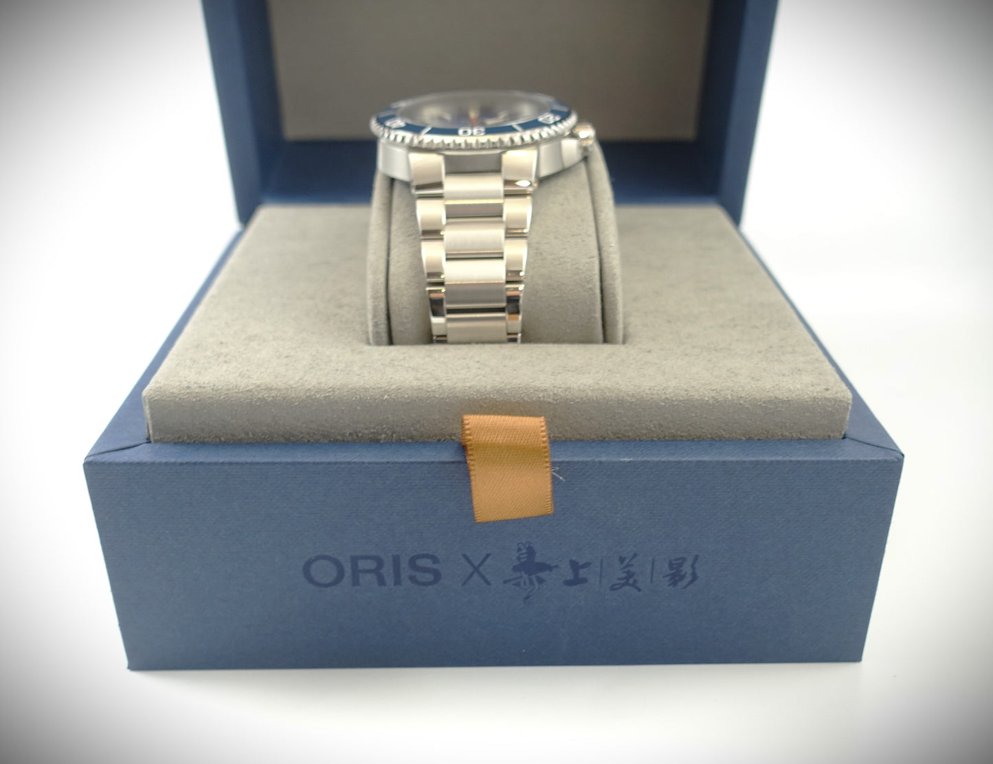 Oris Aquis Date Sun Wukong Limited Edition Ref. 01 733 7766 4185